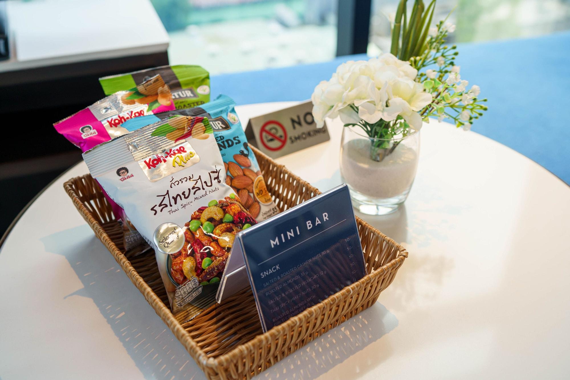Mytt Hotel Pattaya - Sha Extra Plus Εξωτερικό φωτογραφία A set of amenities in a Thai hotel