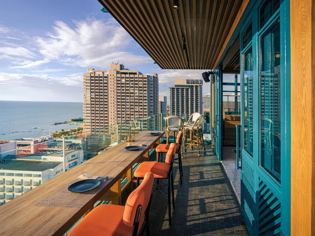 Mytt Hotel Pattaya - Sha Extra Plus Εξωτερικό φωτογραφία View from the rooftop bar