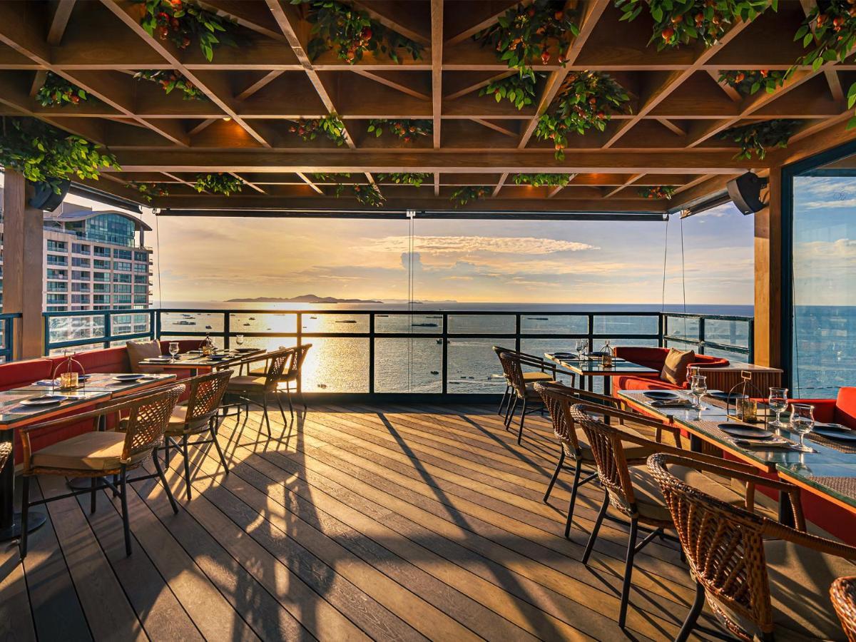 Mytt Hotel Pattaya - Sha Extra Plus Εξωτερικό φωτογραφία The Deck