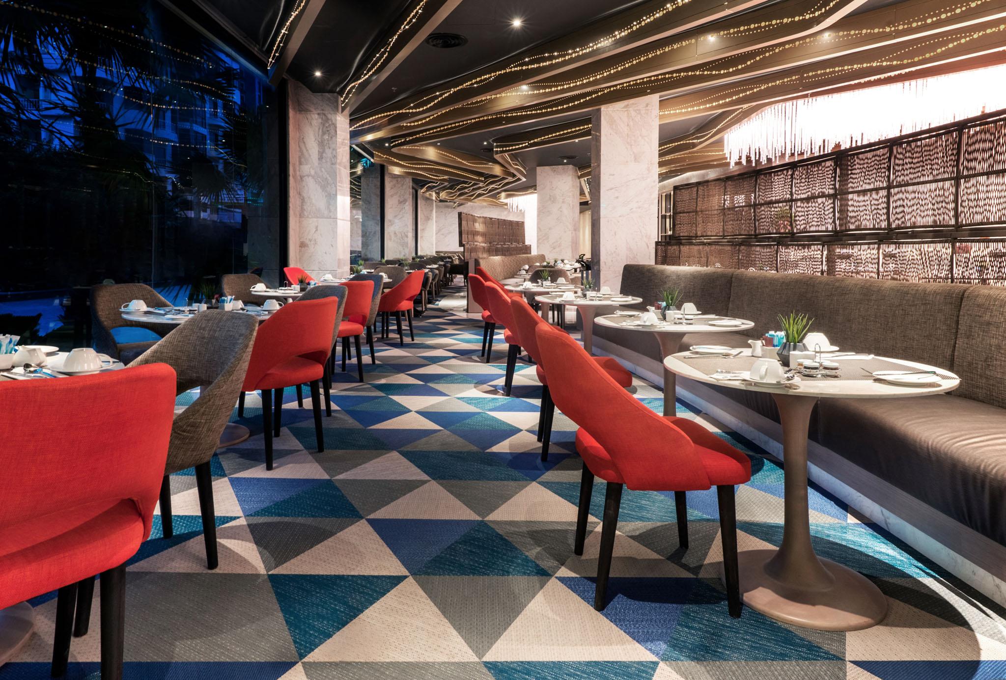 Mytt Hotel Pattaya - Sha Extra Plus Εξωτερικό φωτογραφία The interior of the restaurant