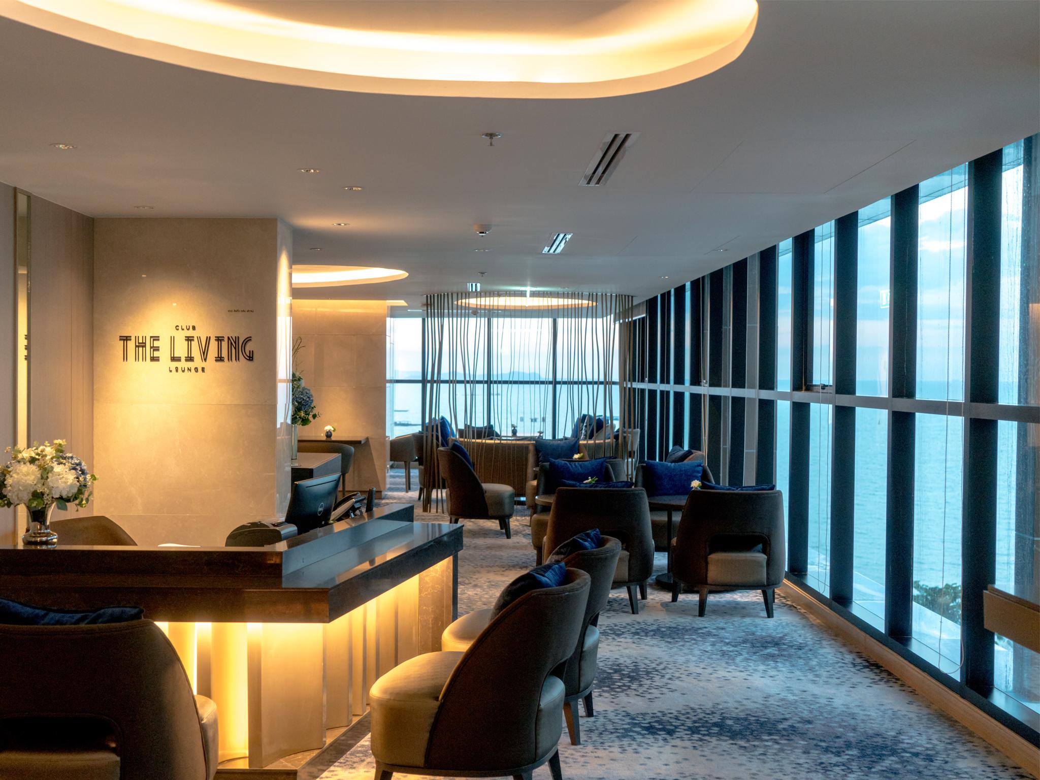 Mytt Hotel Pattaya - Sha Extra Plus Εξωτερικό φωτογραφία The Living