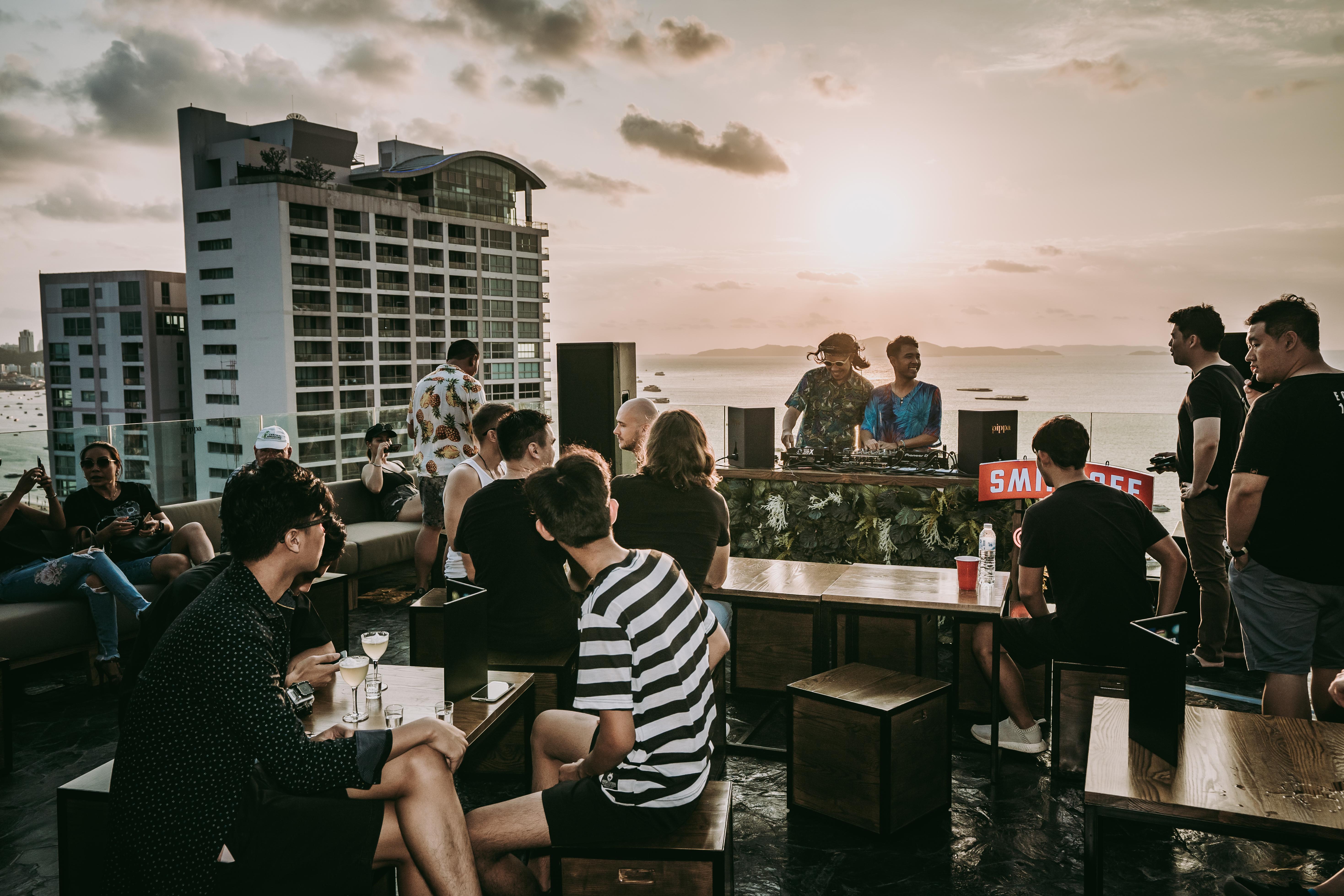 Mytt Hotel Pattaya - Sha Extra Plus Εξωτερικό φωτογραφία Rooftop bar in Pattaya